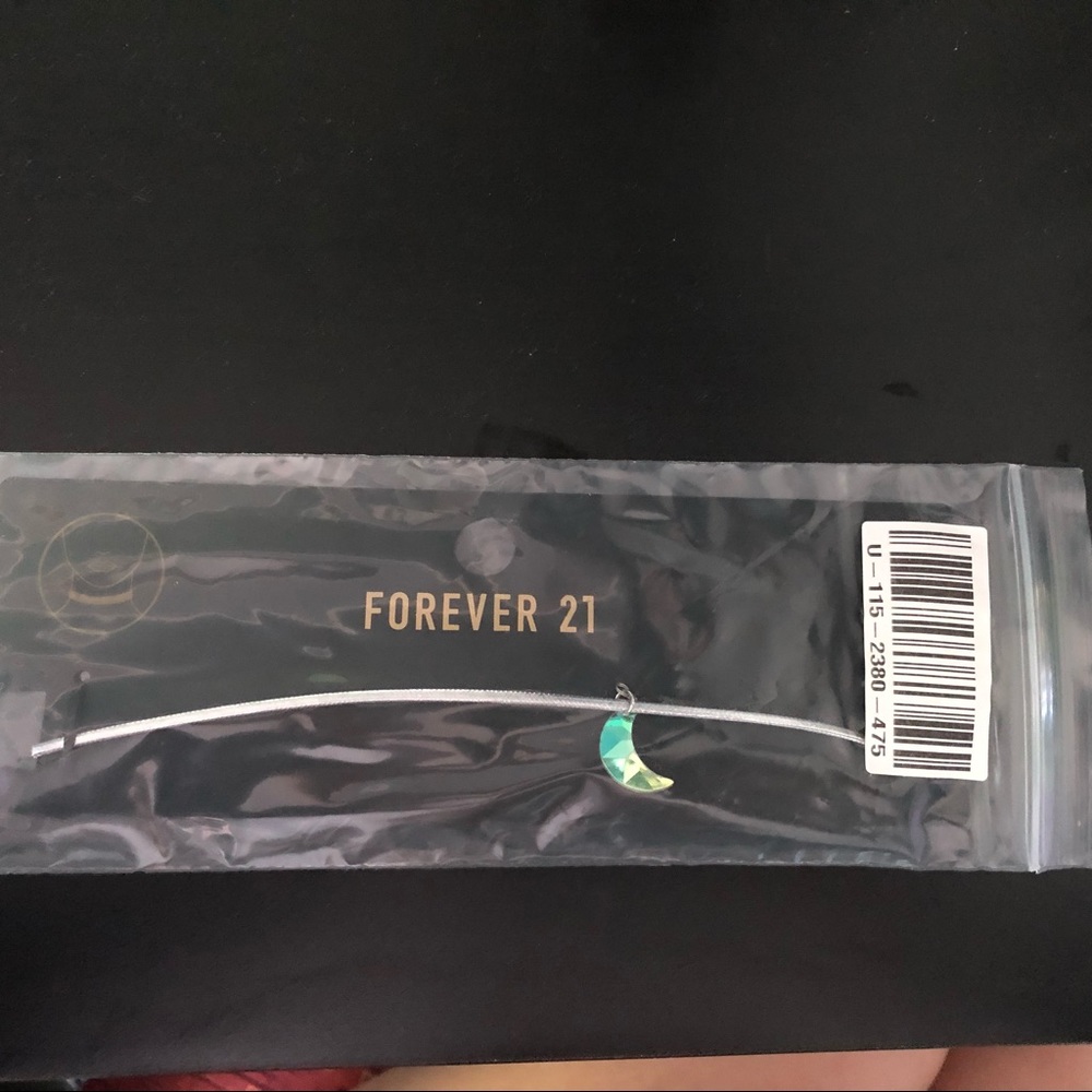 NWT Forever 21 Iridescent Moon Silver Choker